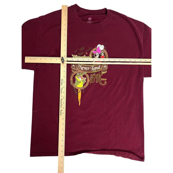 Disneyland Resort Never Land 5K 2013 T-Shirt XL – Captain Hook & Crocodile Rare - Picture 9 of 11